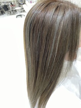 アヴァンス 深井店(AVANCE.) オリーブベージュ×薄いグリーン