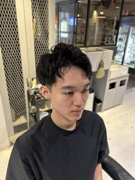 フランクスバーバーザスタンド(Frank’s barber the stand) メンズナチュラルアップバングパーマスタイルT