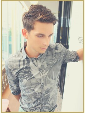 ジジバイワースホワイル(jiji by WORTH WHILE) アッシュブラックウルフマッシュパーマハイライト波巻きショート