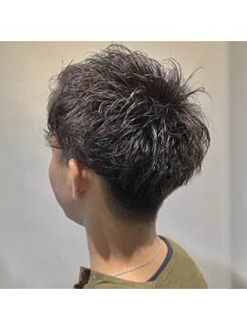 プラスワン 自由が丘(+ONE) 【＋ONE 自由が丘】お客様スナップ＜刈り上げ×パーマスタイル＞