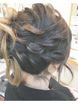 ヘアー バイ ミーズ(hair by Mii’s) ルーズ編み込み