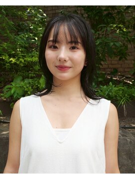 ランプ 代官山(the lamp) ハッシュカットレイヤーミディアムアッシュグレージュ透明感