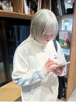 ザレミー(THE REMMY)&nbsp;レイヤーカット/ミディアムレイヤー/ウルフレイヤー/ホワイト