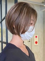 エリマ 横浜西口(elima)&nbsp;横浜西口白髪ぼかしマッシュショートカットミルクティーベージュ