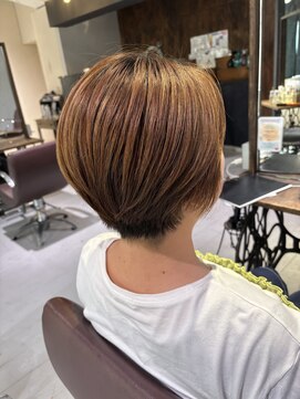 エミュー(emue) 20代30代◎前髪なし丸みショートボブ