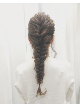ペイジバイネオリーブ 吉祥寺店(Paige by Neolive) 編み込み ダウンスタイル