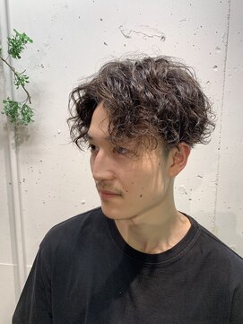 エル(EL by green) 【MITSU】スパイラルパーマ×ツーブロック×ショートレイヤー