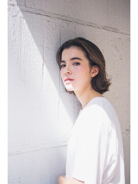 ピズム(PISM) 外ハネエアリー耳かけイメチェンボブ/フォギーベージュ