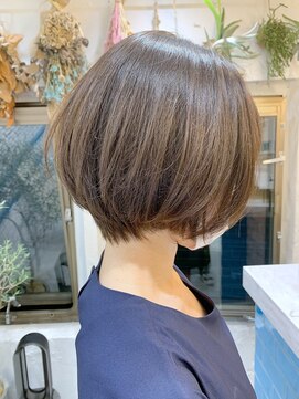 シー バイ ロンド 新宿(Sea by Lond) 【佐藤健太郎】フォギーベージュ耳かけ小顔丸みショートボブ