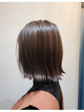 アラワラブルー(arrawarra blue) ツヤツヤ外はねボブ