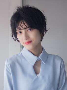 サーカス バイ ビュートリアム 青山(CIRCUS by BEAUTRIUM) レイヤーショート 大人可愛いショート 艶カラー 髪型 30代40代