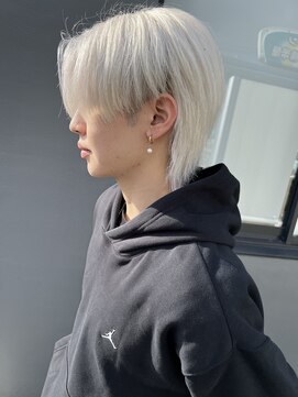 アンソメット 筑後店(UN SOMMET) ホワイトカラー　メンズウルフ　マッシュウルフ　センターパート