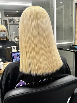 ウェーリング(Welring) プレミアム美髪矯正ストレート　ブリーチ履歴3回