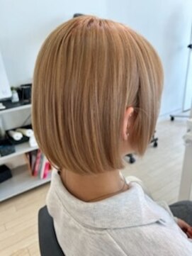タヤ 熊本光の森店(TAYA) ベージュ系切りっぱなしボブ
