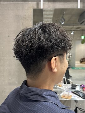 ラック(LUCK) ダークアッシュ/アッシュブラック/カルマパーマ/ベリーショート