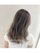 リアラ 渋谷(LIALA)&nbsp;ブリーチ、ダブルカラー、インナーカラー、イヤリングカラー