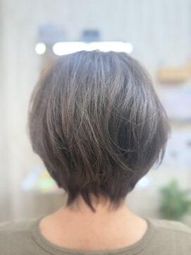 ブレイブシザー(BRAVE SCISSOR) 丸みショートボブ