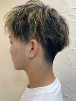 オドックスハナイ(oddx hanai)&nbsp;ツーブロックマッシュショートパーマスタイル