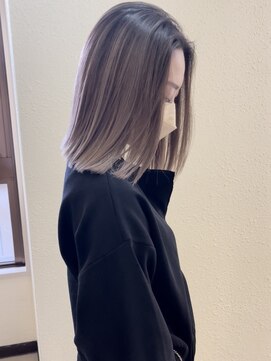 モルト 麻生(molt) バレイヤージュ　ボブ