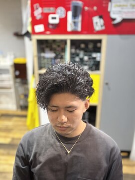 バーバーブロス(BAR BER bro's) 波巻きツイストスパイラル/刈り上げセンターパート/浦安/メンズ