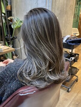 ロダット 横浜(LODAT by little) グレイアッシュ×バレイヤージュ【LODAT横浜】