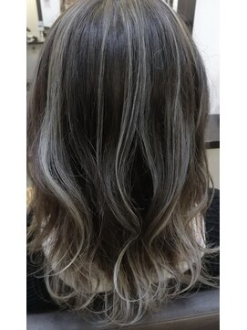 ディト(ditto) 色見のあるカラーで毛束感のあるカジュアルスタイル