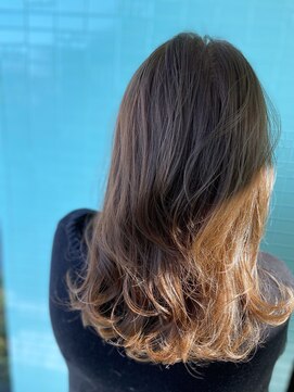 エヌプラス ヘアー(N+ hair) 楽しめる長さのミディアムヘアー