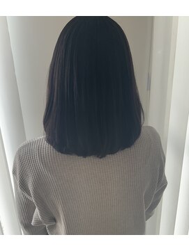 ココ(Coco) ダークカラー　ミディアムボブ