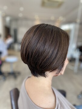 オレのカット ワタシのカラー 前下がりショートボブ