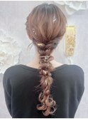 結婚式 お呼ばれ 三つ編み×編みおろし+金箔ヘア