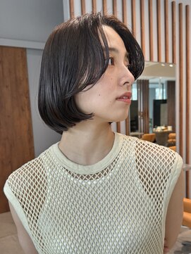 ビュートリアム 南青山(BEAUTRIUM) 大人ショートボブ 顔まわりレイヤー フェイスレイヤー イルミナ