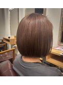 ピンクベージュ×ボブ