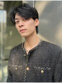 ツイストスパイラルパーマアップバング短髪ツーブロック刈り上げ