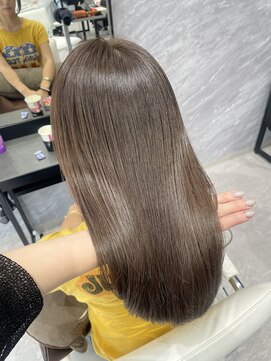 ルクス(Luxs) 【透明感抜群！オリーブカラー】