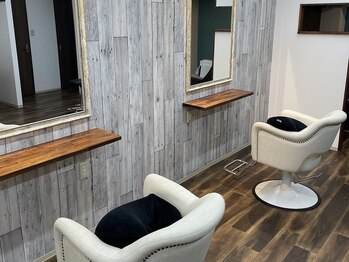 エトワールヘアー(Etoile hair)の写真/【綾羅木新町】完全マンツーマン＊周りを気にせず寛げる空間で、自分へのご褒美タイムをEtoile hairで。