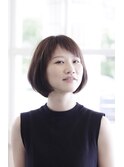 襟足スッキリ！大人かわいいオン眉ショートボブ
