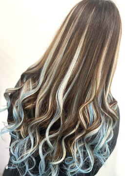 ラビス クローバー(Lovis clover) ホワイト×ブルーバレイヤージュ