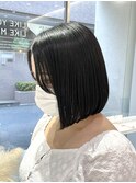 結べる長さの前下がりボブ