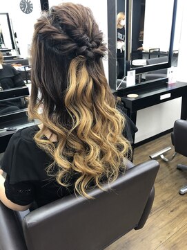 ベルグローアルファ(BELLE GROW ALPHA) ゆるふわハーフアップ♪