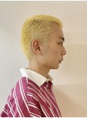 ブロンドヘア抜きっぱなしボウズスパイキーヘアバズカット
