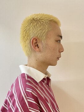 スー 渋谷(suu) ブロンドヘア抜きっぱなしボウズスパイキーヘアバズカット