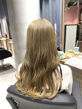 リーオオサカ(Lee Osaka) ミルクティーベージュ