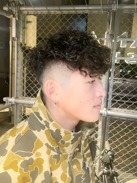 フジヤマ バーバー ショップ(FUJIYAMA BARBER SHOP) スペインカール