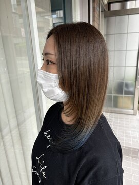 リノ(Lino) がっつりレイヤースタイル×ブルーグラデーションカラー