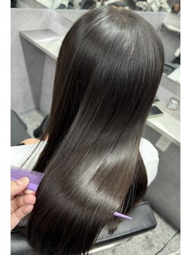 スライバイリアオオサカ(Sly By Ria OSAKA) 髪質改善/縮毛矯正/酸性ストレート【梅田】【大阪】