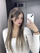 フィーネ(Fi-Ne) グレージュ×ハイライト