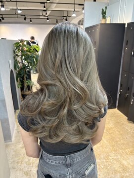 メリー オオサカ(Merly Osaka) ブロンドスタイル