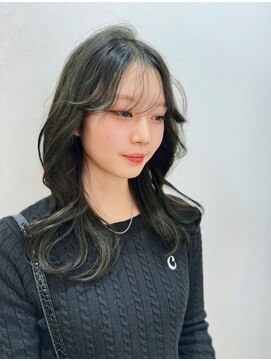 ファミーユプラス(famiiyu+) オリーブグレージュ  赤み消しカラー  透明感カラー