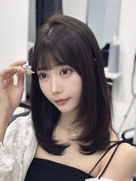 ロムーク 表参道(LOMKH) 夏の小顔ロングレイヤーカット顔周りシールエクステブルーカラー