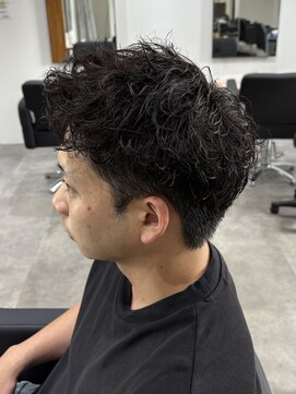 ヒュイル バイ ニアウ(Hwyl by Niau) メンズカットパーマスパイキーショート刈り上げナチュラルカット